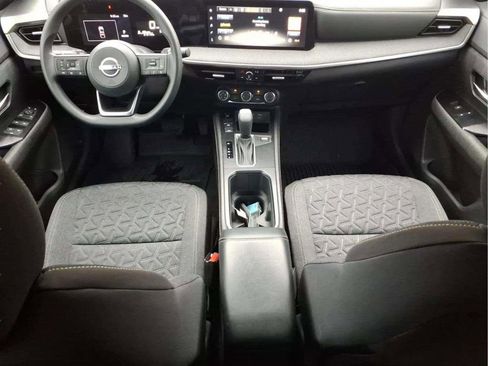 Used 2025 Nissan Kicks SV AWD/4WD image 10