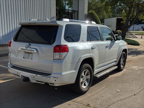 Used 2012 Toyota 4Runner SR5 w/ Convenience Pkg RWD image 8