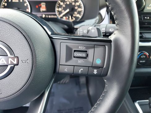 Used 2025 Nissan Pathfinder SL image 25