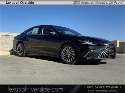 New 2025 Lexus ES 300h w/ Luxury Package