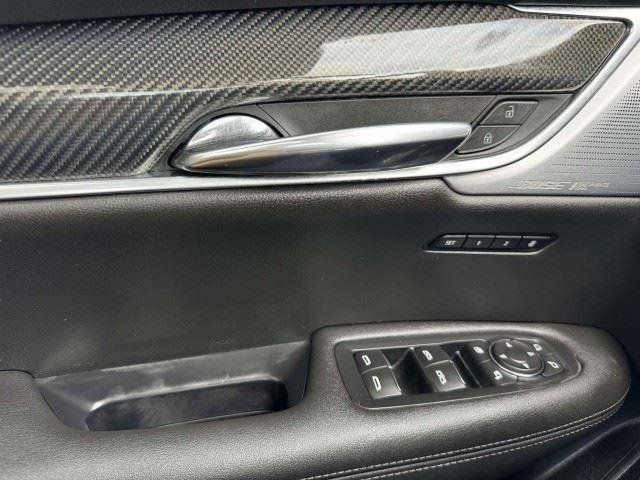 Used 2024 Cadillac XT6 Sport w/ Technology Package AWD/4WD image 21