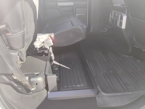 Certified 2022 Ford F350 Lariat w/ Chrome Package image 17