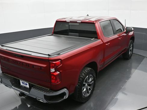 Used 2023 Chevrolet Silverado 1500 LT AWD/4WD image 30