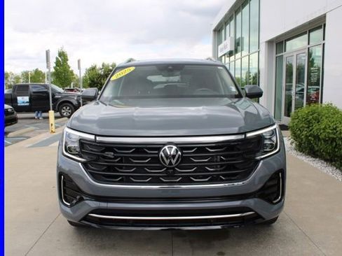 Used 2025 Volkswagen Atlas SEL Premium R-Line AWD/4WD image 2