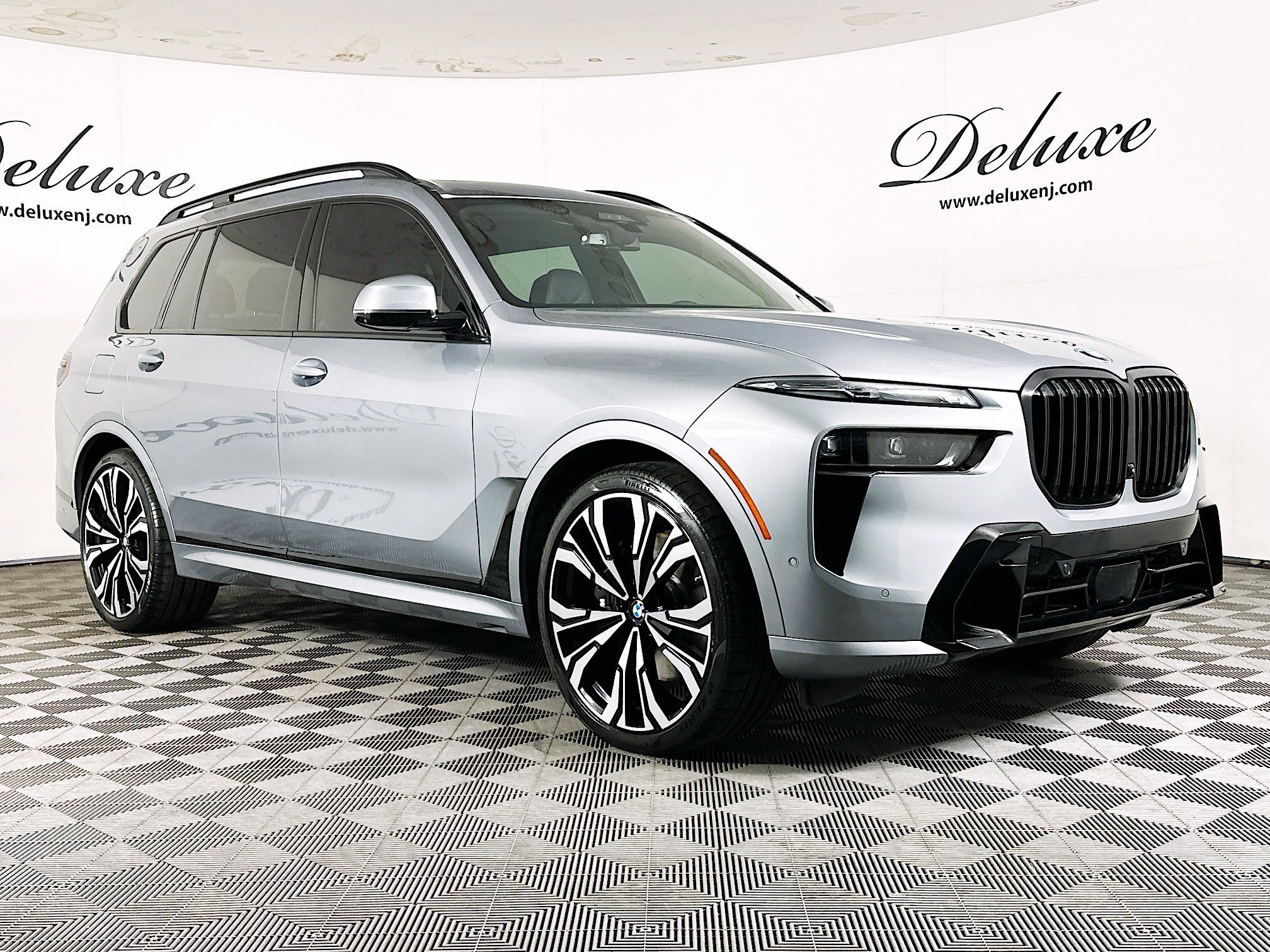 Used 2024 BMW X7 xDrive40i w/ Executive Package AWD/4WD image 1