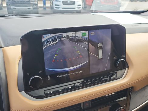 Used 2021 Nissan Rogue Platinum image 24