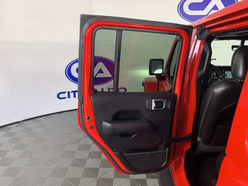 Used 2022 Jeep Wrangler Unlimited Sahara AWD/4WD image 30