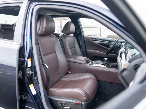 Used 2017 Lexus LS 460 RWD image 11