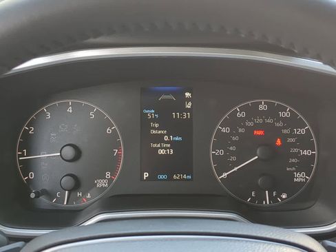 Used 2025 Toyota Corolla SE image 32