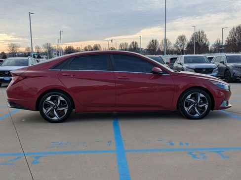 Used 2022 Hyundai Elantra Limited image 5