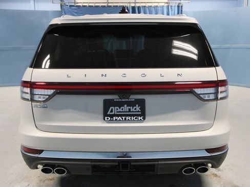 Used 2025 Lincoln Aviator AWD image 33