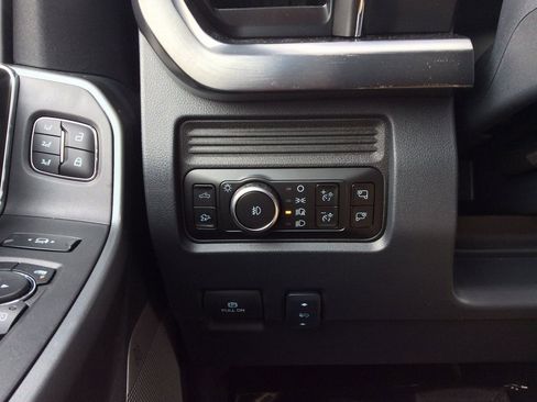 New 2026 Ford F350 Lariat w/ FX4 Off-Road Package image 37