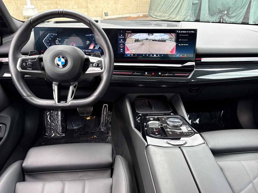 Used 2026 BMW 530i w/ M Sport Package RWD image 32