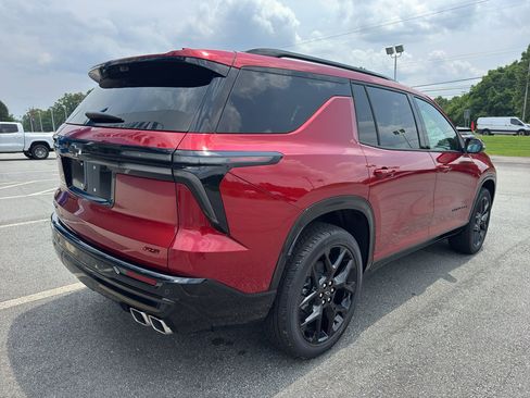 New 2025 Chevrolet Traverse RS image 8