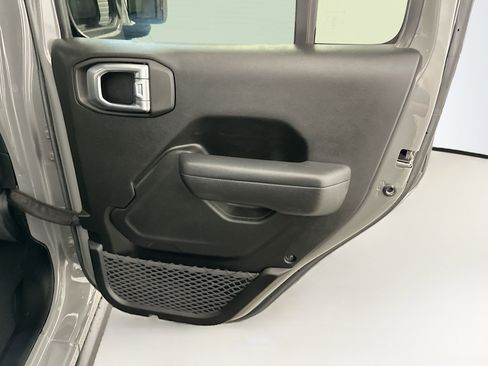 Used 2023 Jeep Wrangler Unlimited Rubicon 4xe w/ Cold Weather Group AWD/4WD image 31