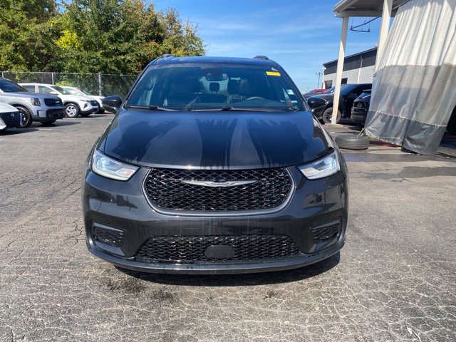 Used 2026 Chrysler Pacifica Limited w/ S Appearance Package FWD image 3