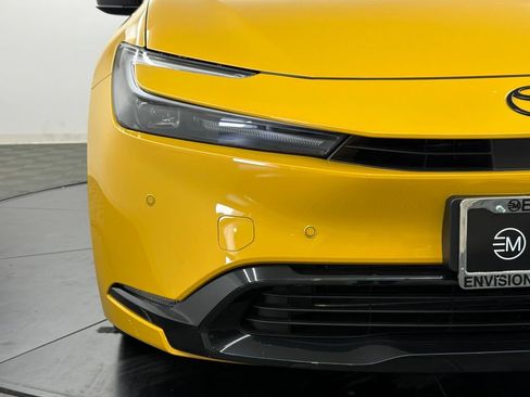 New 2027 Toyota Prius FWD image 8