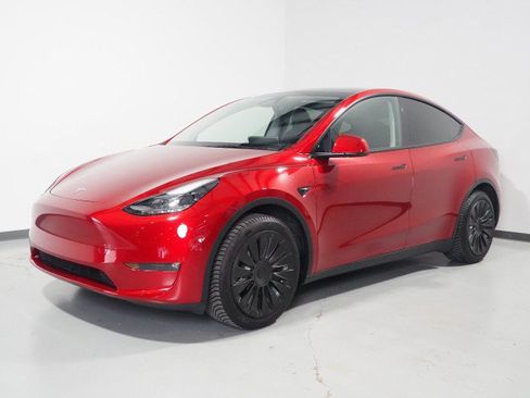 Used 2024 Tesla Model Y Long Range AWD/4WD image 11