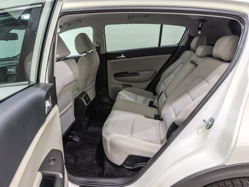 Used 2021 Kia Sportage LX FWD image 14
