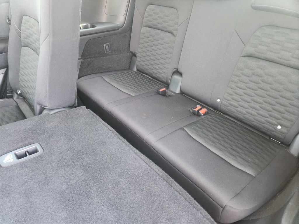 Used 2025 Nissan Pathfinder SV FWD image 33