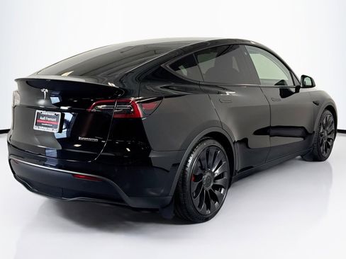 Used 2022 Tesla Model Y Performance image 5