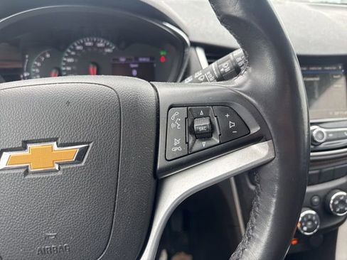 Used 2019 Chevrolet Trax LT w/ LT Convenience Package AWD/4WD image 21