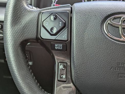 Used 2022 Toyota 4Runner TRD Off-Road AWD/4WD image 27
