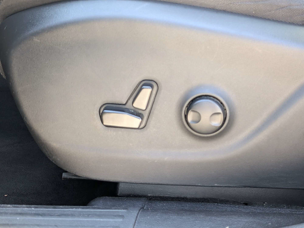 Certified 2022 Jeep Cherokee Limited AWD/4WD image 21