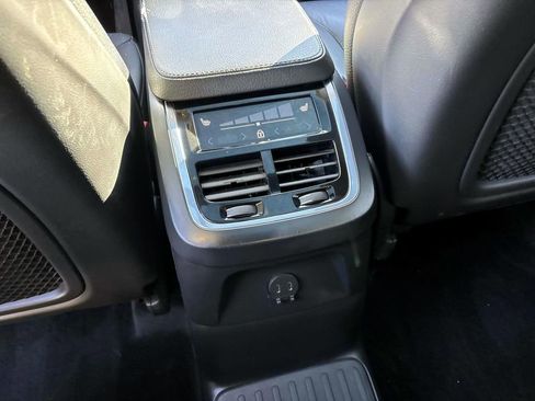 Used 2021 Volvo XC90 T8 Inscription Expression w/ Climate Package image 31