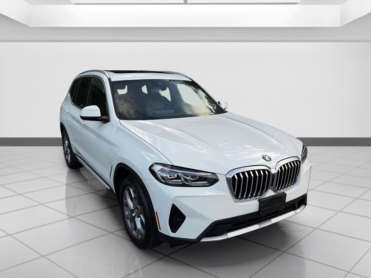 Used 2022 BMW X3 xDrive30i w/ Convenience Package AWD/4WD image 2