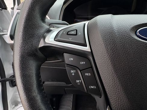 Used 2023 Ford Edge SEL AWD/4WD image 16
