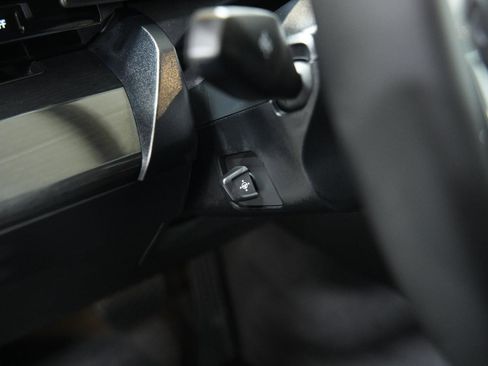 Used 2026 BMW 530i xDrive w/ Premium Package image 31