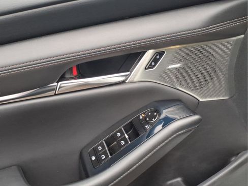 Used 2019 MAZDA MAZDA3 Sedan w/ Preferred Package image 5