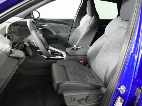 New 2025 Audi SQ5 Premium image 13