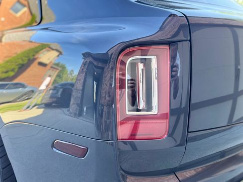 Used 2021 Rolls-Royce Cullinan image 16