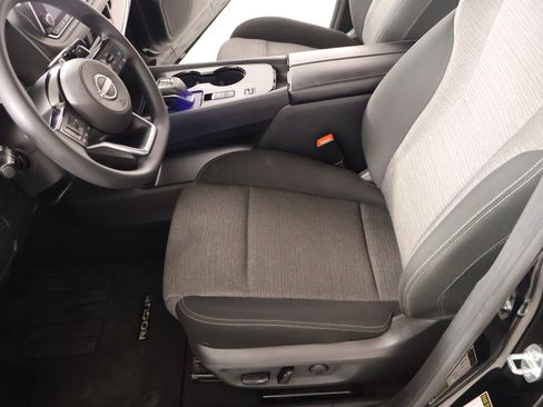 Used 2023 Nissan Rogue SV image 10