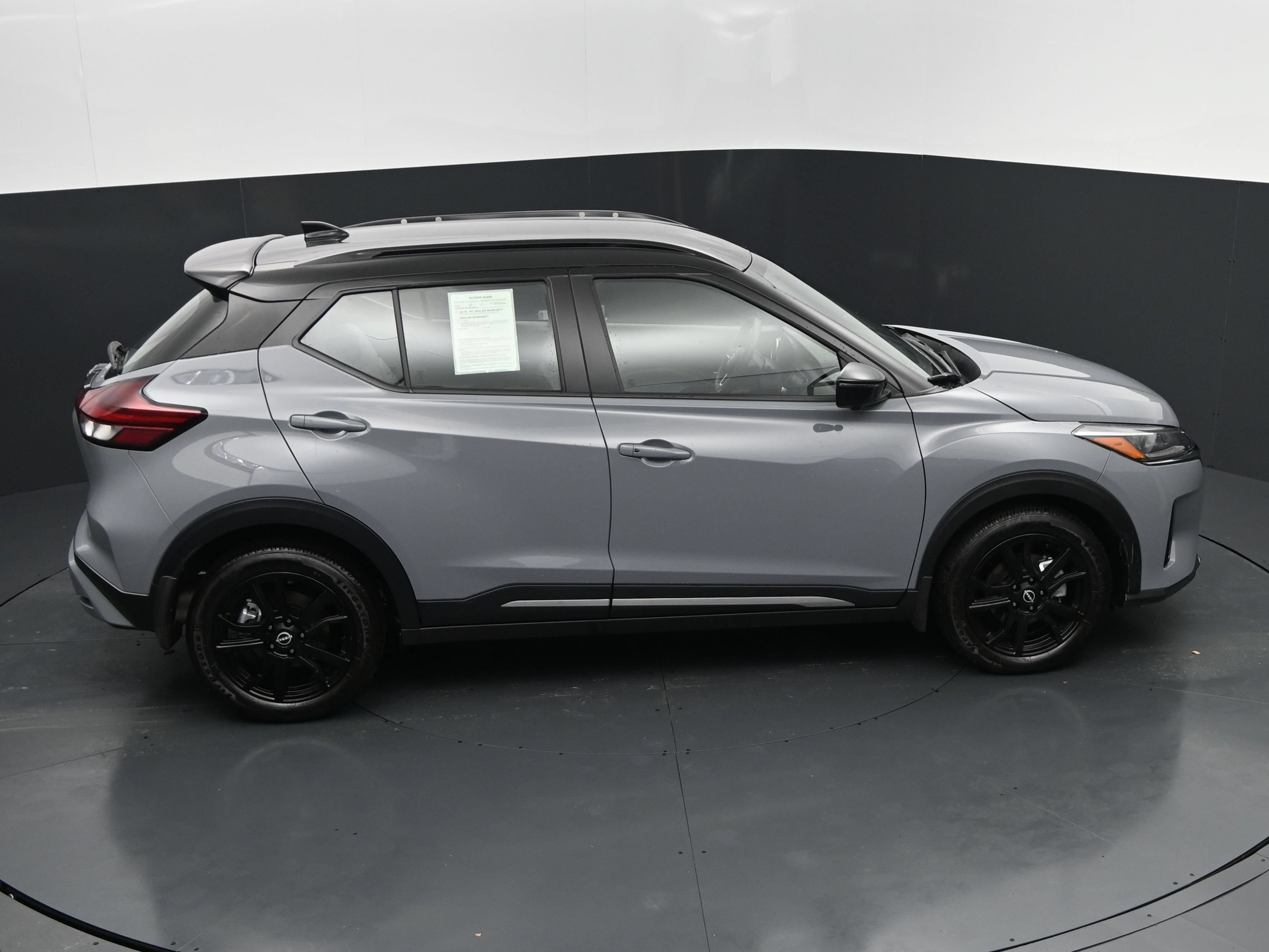 Used 2024 Nissan Kicks SR w/ SR Premium Package FWD image 32