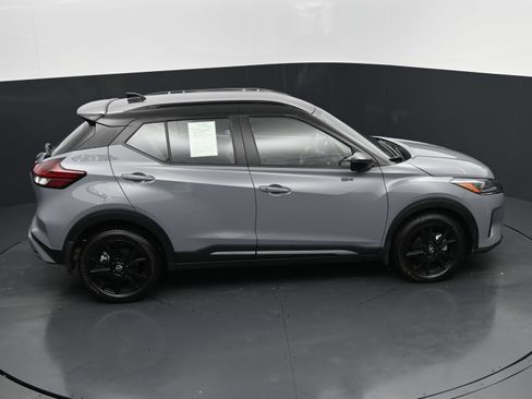 Used 2024 Nissan Kicks SR w/ SR Premium Package FWD image 32