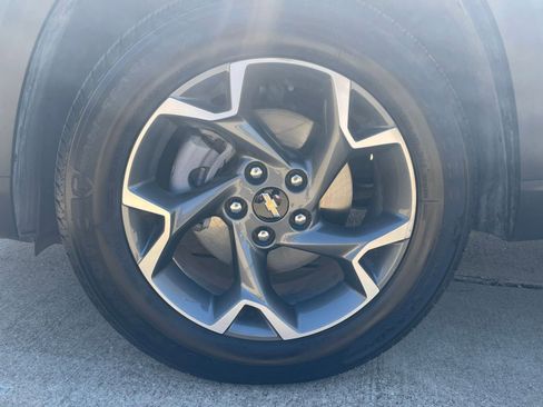 Used 2025 Chevrolet Trax LT image 33