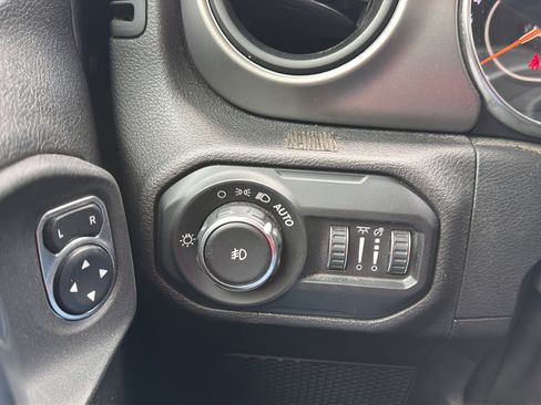 Used 2021 Jeep Wrangler Unlimited Sport AWD/4WD image 23