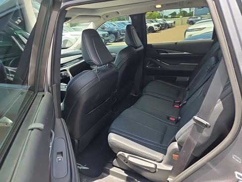 Certified 2023 INFINITI QX60 Luxe w/ Vision Package FWD image 6