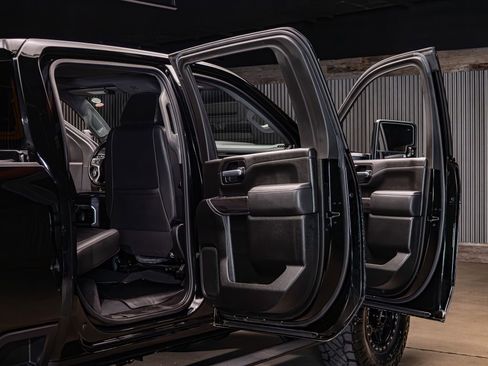 Used 2021 Chevrolet Silverado 2500 LTZ w/ LTZ Plus Package image 33