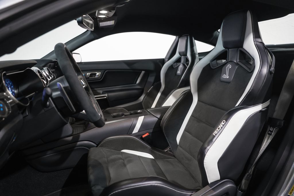 Used 2020 Ford Mustang Shelby GT500 w/ Carbon Fiber Track Pack RWD image 28