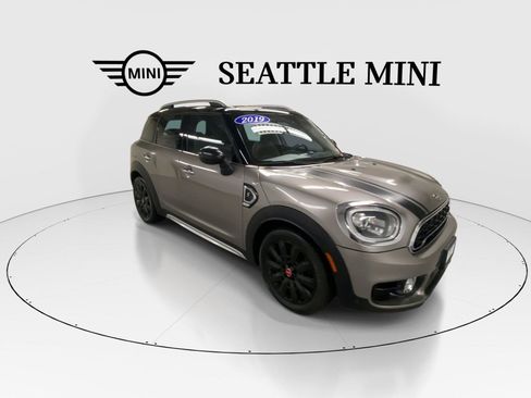 Used 2019 MINI Cooper Countryman S w/ Driver Assistance Package FWD image 2