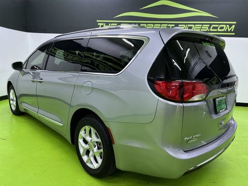 Used 2020 Chrysler Pacifica Limited FWD image 7