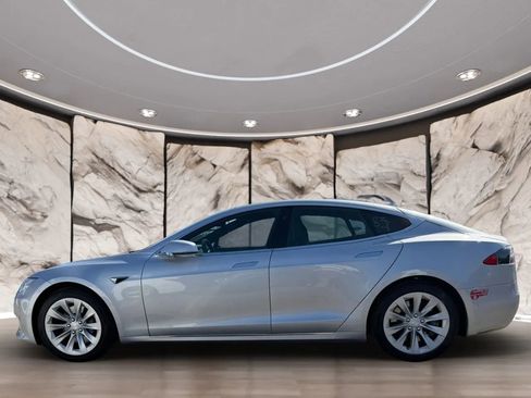 Used 2017 Tesla Model S 75 RWD image 5