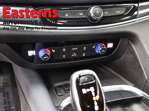 Used 2021 Buick Enclave Essence w/ Sport Touring Edition image 21