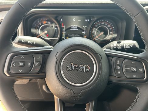 New 2025 Jeep Wrangler Willys AWD/4WD image 13