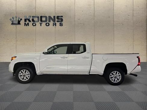 Used 2026 Toyota Tacoma SR5 AWD/4WD image 4