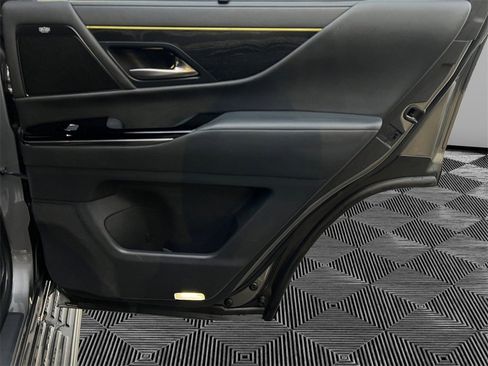 Used 2023 Lexus LX 600 4WD w/ Accessory Package (Z1) image 17